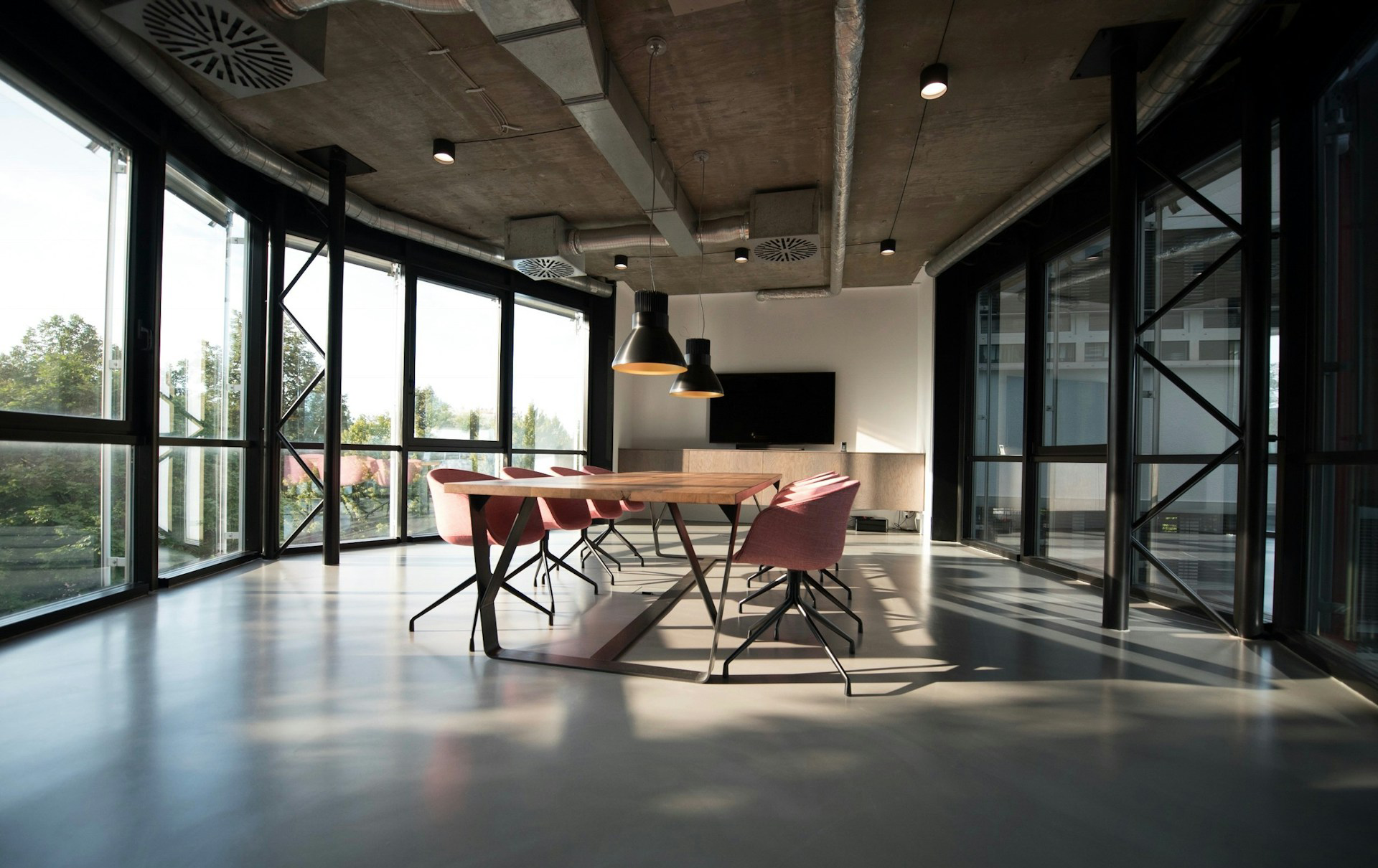 Planta u oficina con monitorización energética en tiempo real