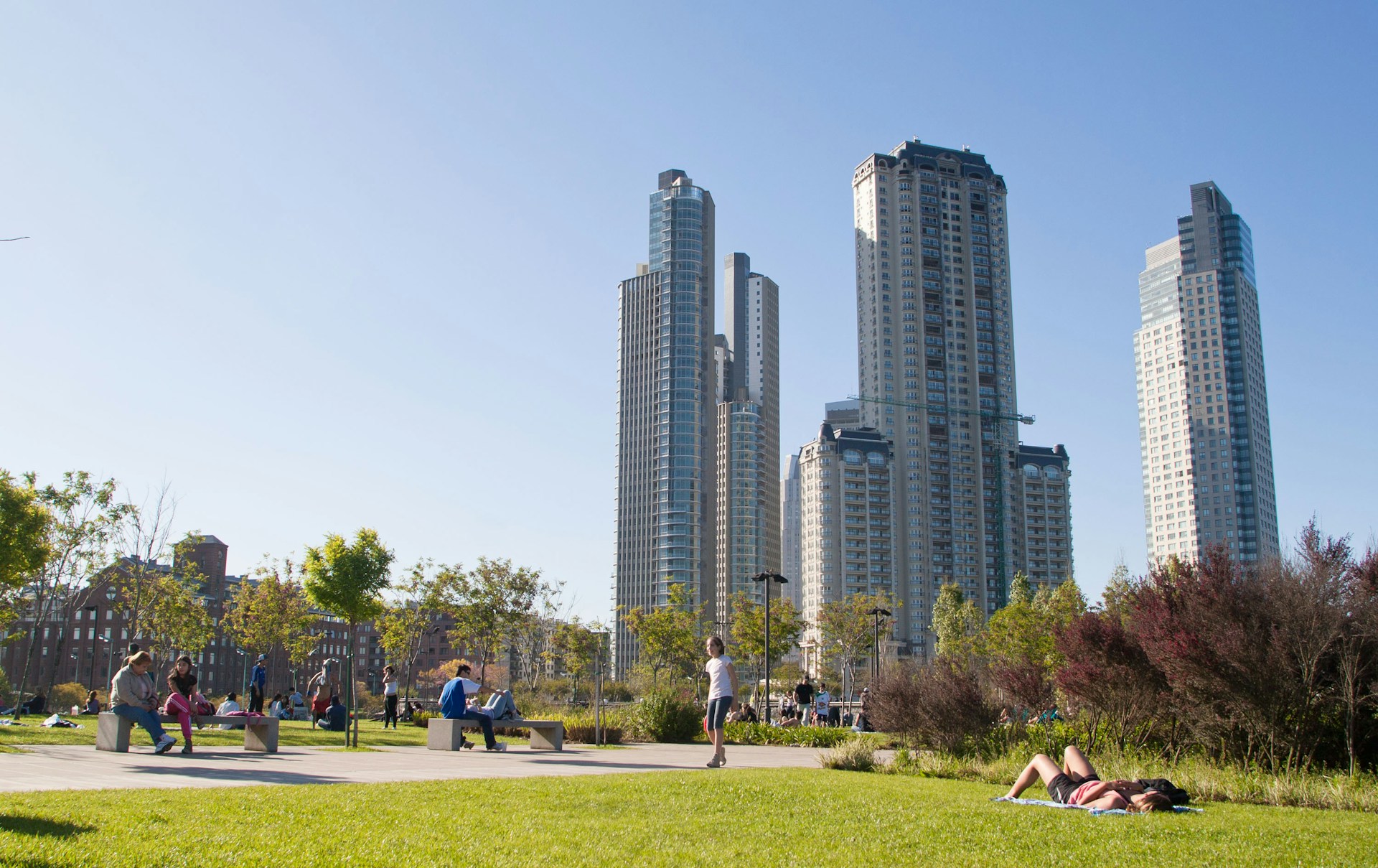 Vecinos en la comunidad (abajo-izquierda)